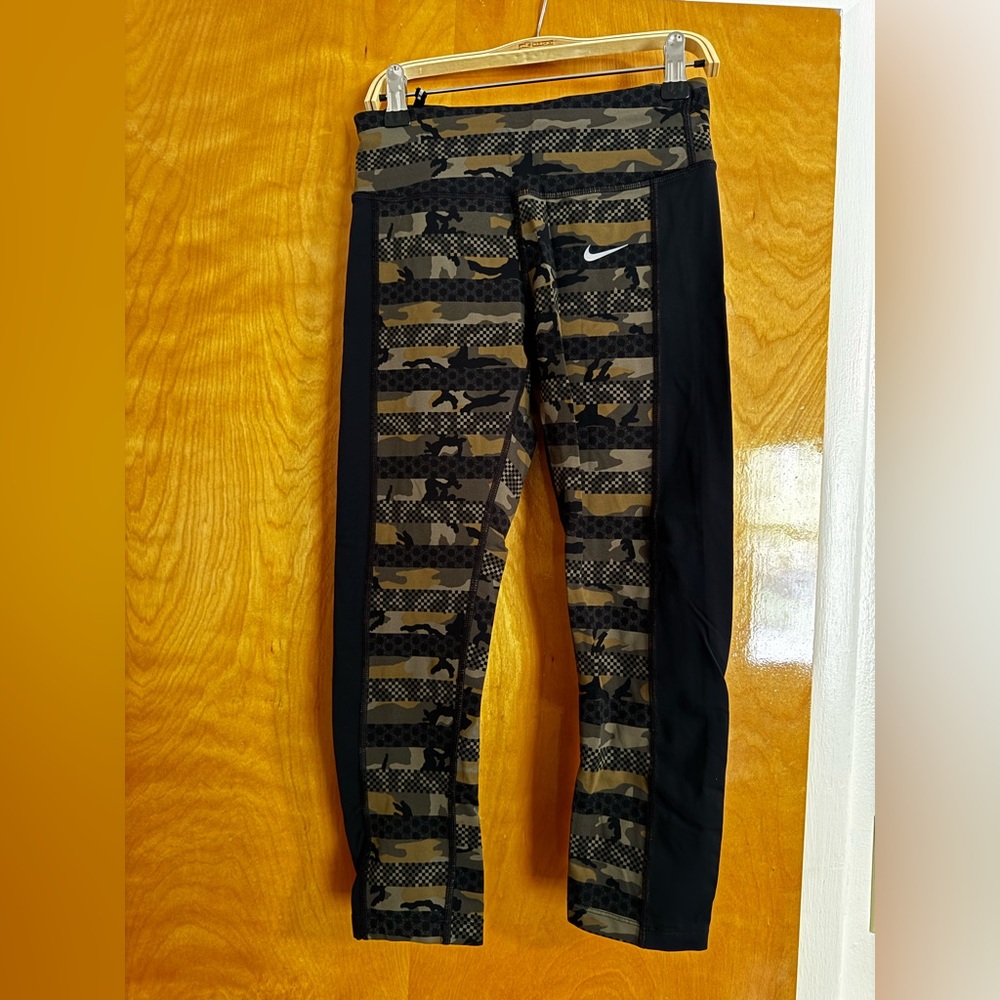 Nike dry fit capri tights